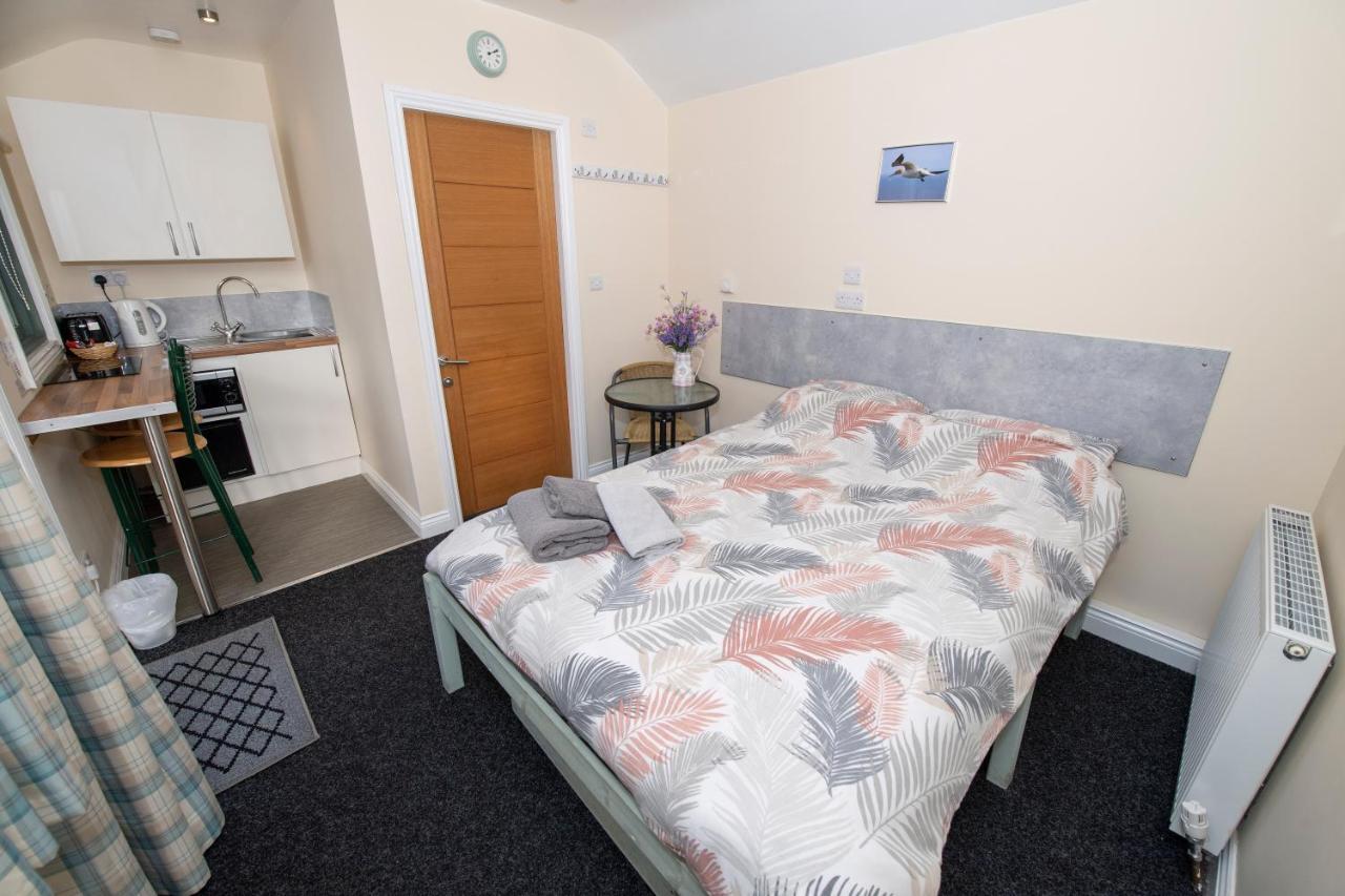 Seaways Glamping, Cedar Apartment Driffield ภายนอก รูปภาพ