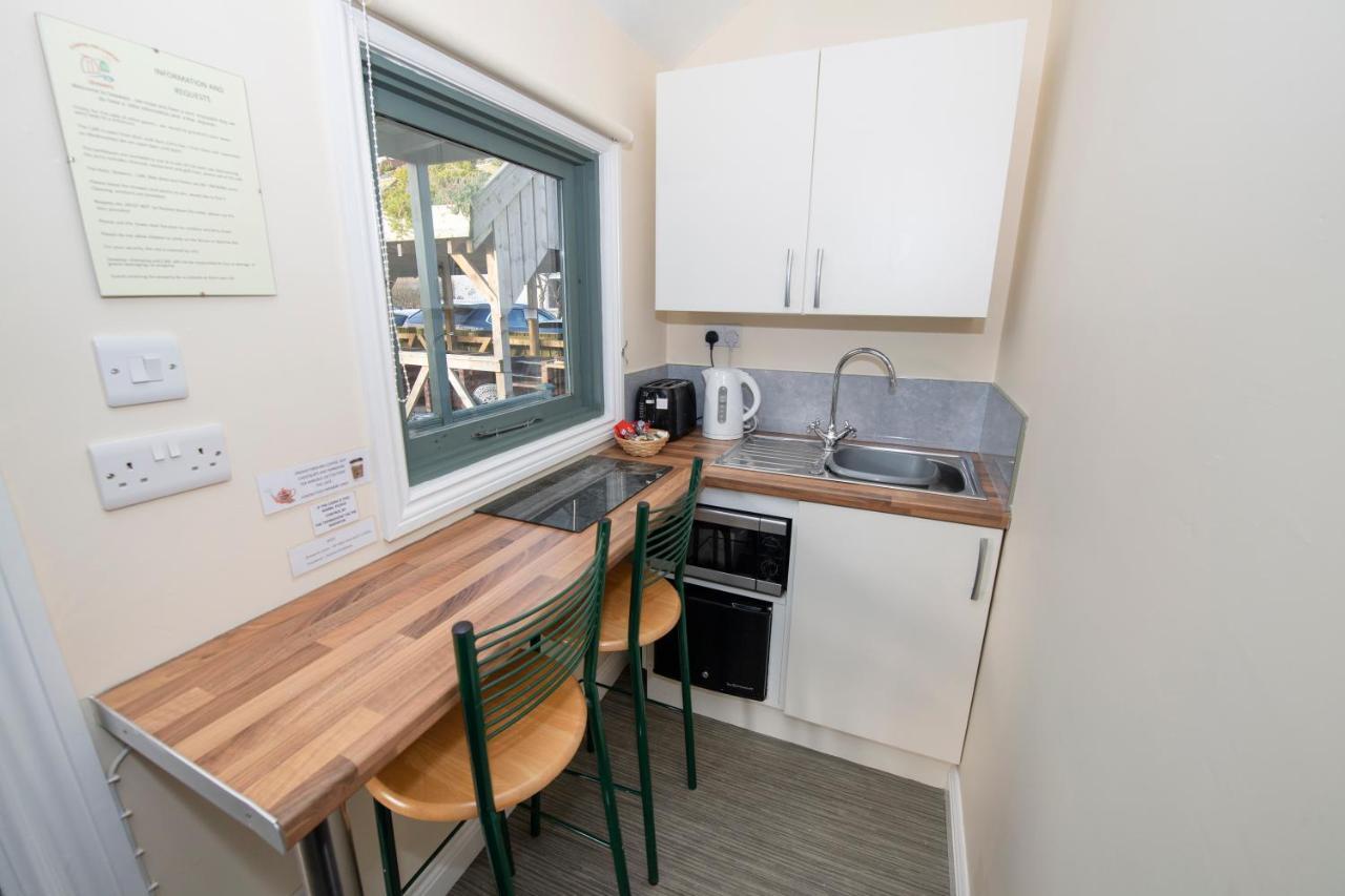 Seaways Glamping, Cedar Apartment Driffield ภายนอก รูปภาพ